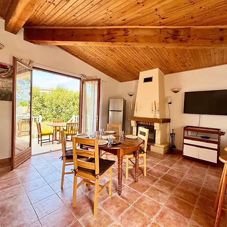 Casa vacanze Casamea , Townhouse With Swimming Pool, 2 Bedrooms *